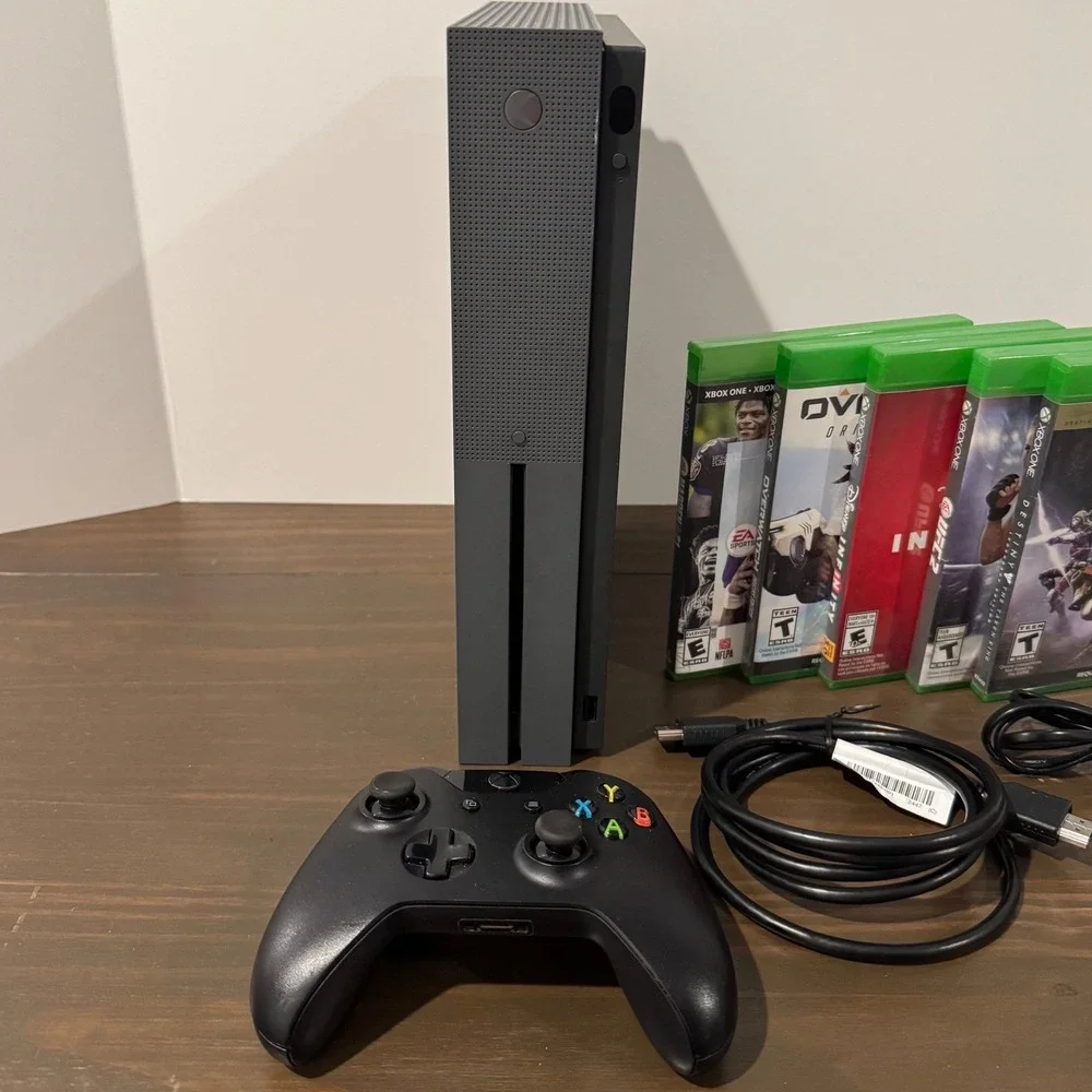 Microsoft Xbox One S 500GB Storm Grey Console Model 1681 Bundle 5 Games Tested